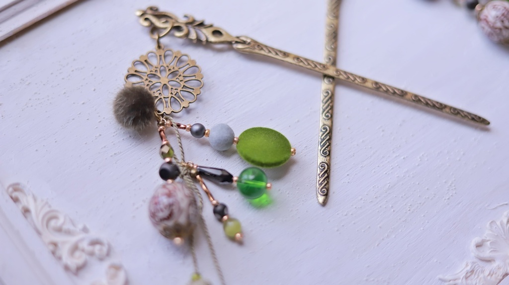 侘び寂の苔庭変わり軸かんざし