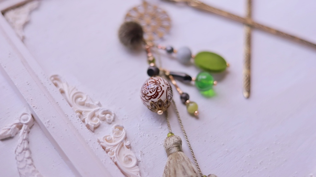 侘び寂の苔庭変わり軸かんざし