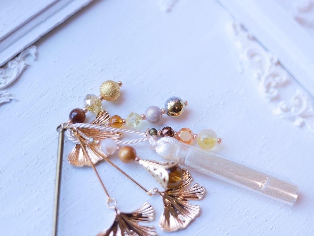 銀杏の金色かんざし