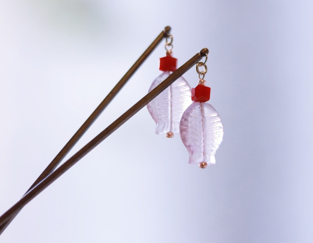 醤油を入れる魚のガラスかんざし