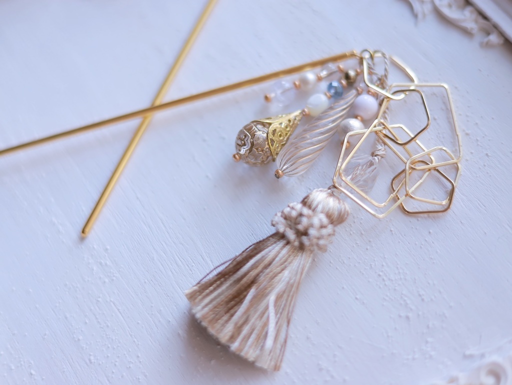 ラビットテールの房かんざし