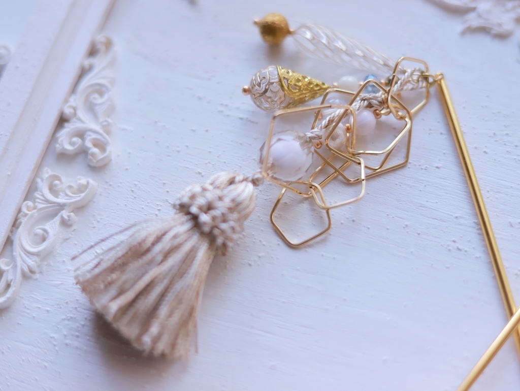 ラビットテールの房かんざし