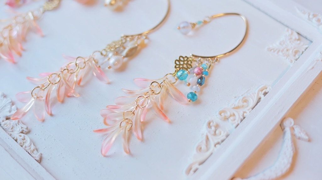 ガラス房のイヤーフック