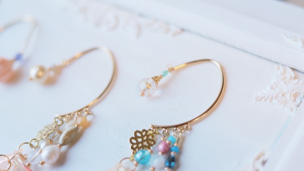 ガラス房のイヤーフック