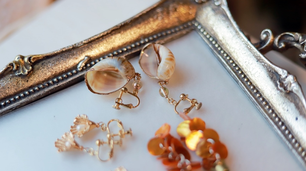 貝と真珠のイヤリング(3種)