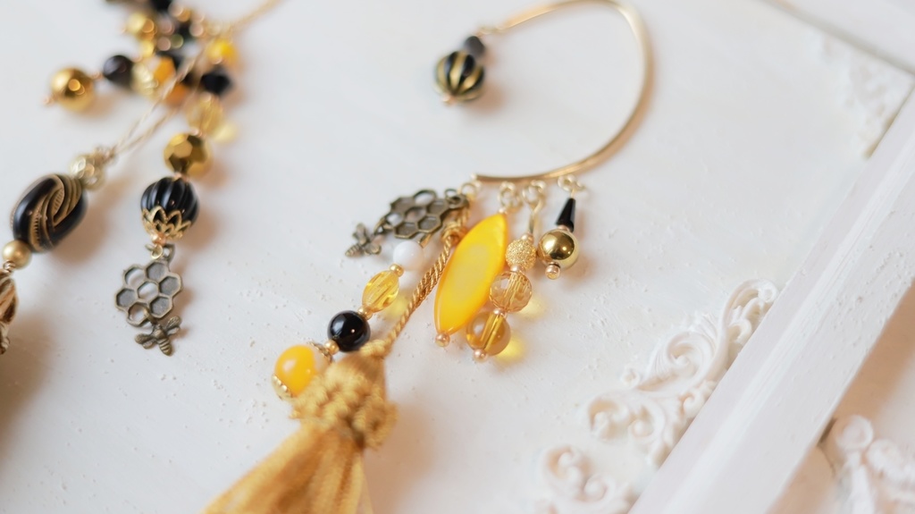 蜂のはちみつアクセサリー