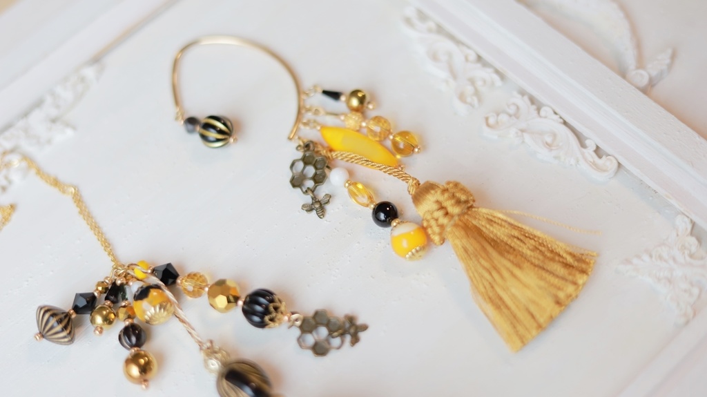 蜂のはちみつアクセサリー