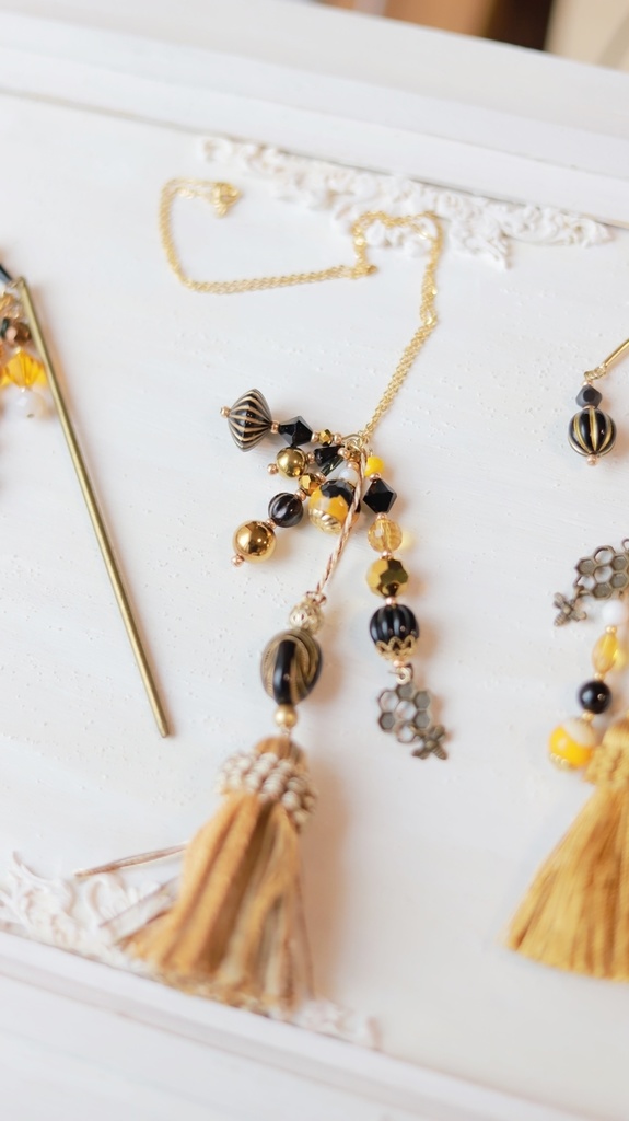 蜂のはちみつアクセサリー