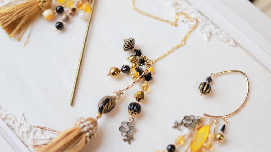 蜂のはちみつアクセサリー