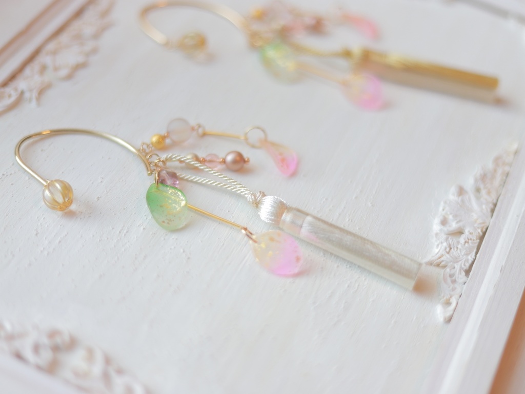 桜のイヤーフック白&金