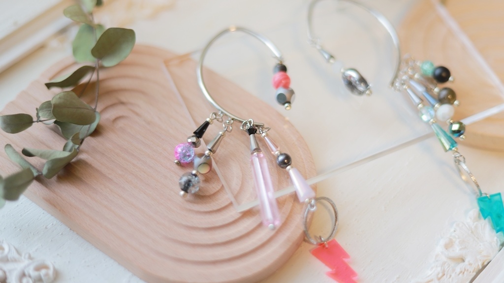 ネオンイナズマのイヤーフック