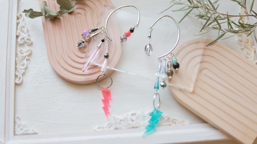 ネオンイナズマのイヤーフック