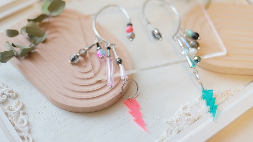 ネオンイナズマのイヤーフック