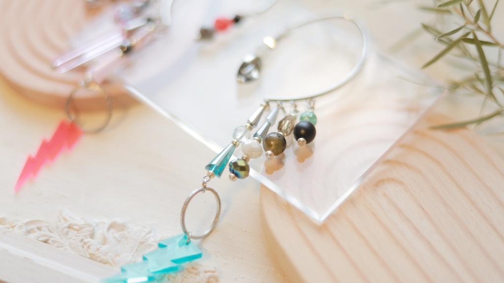 ネオンイナズマのイヤーフック