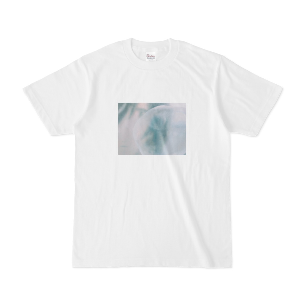 まばたきの前Tシャツ白