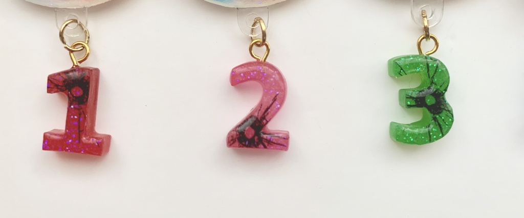 ピストルズブローチ(レインボー)