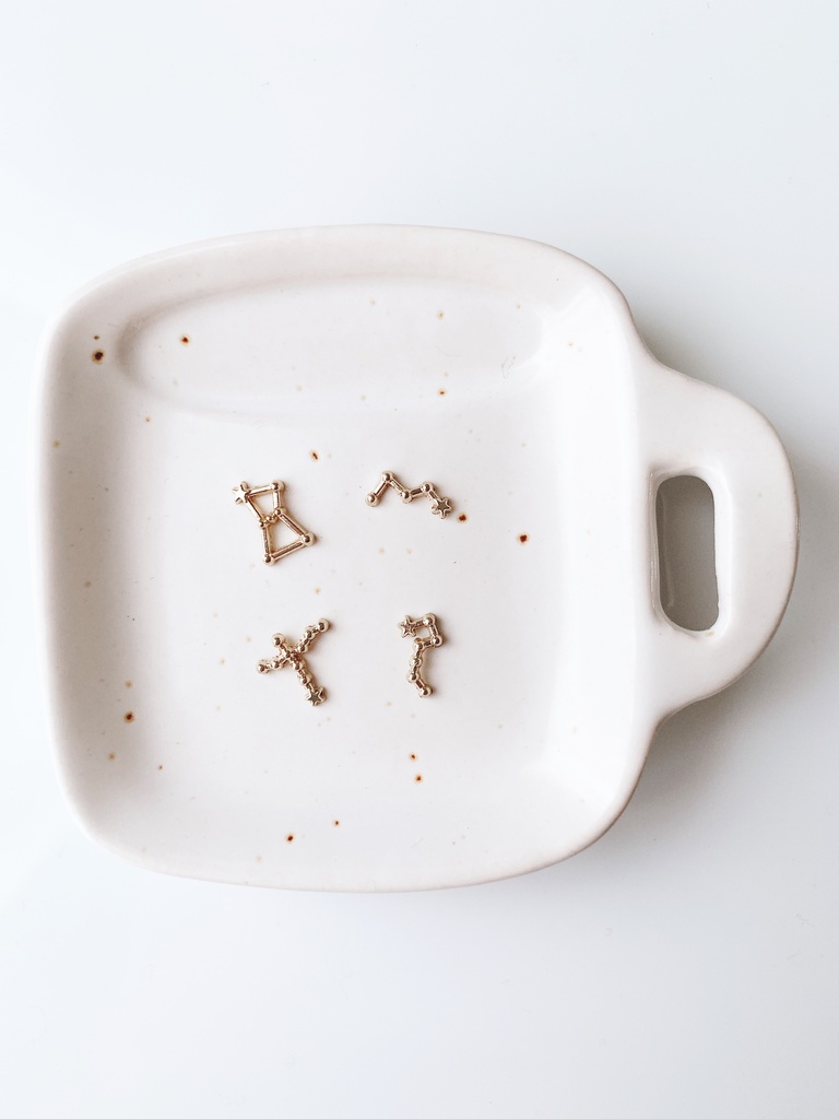 宇宙を閉じ込めたピアス