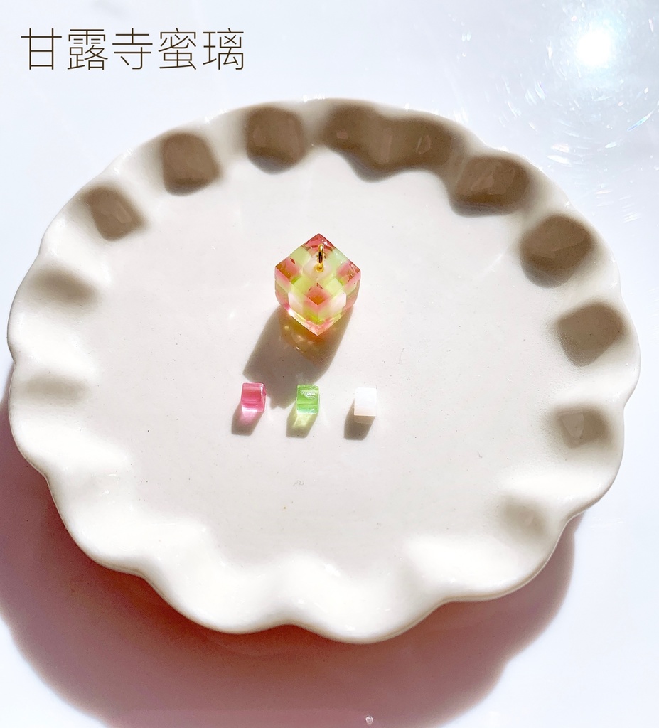 【鬼滅の刃】選べるお菓子みたいなキューブチャーム