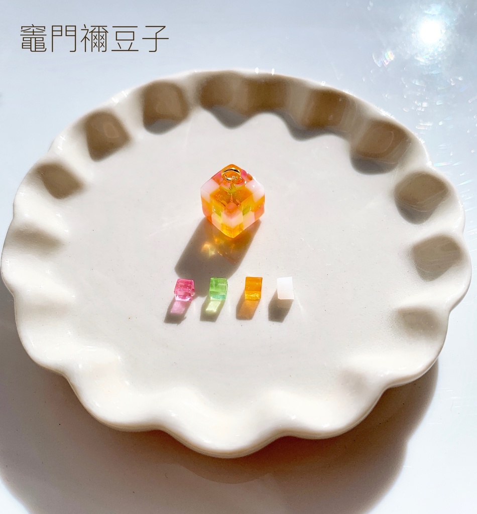 【鬼滅の刃】選べるお菓子みたいなキューブチャーム