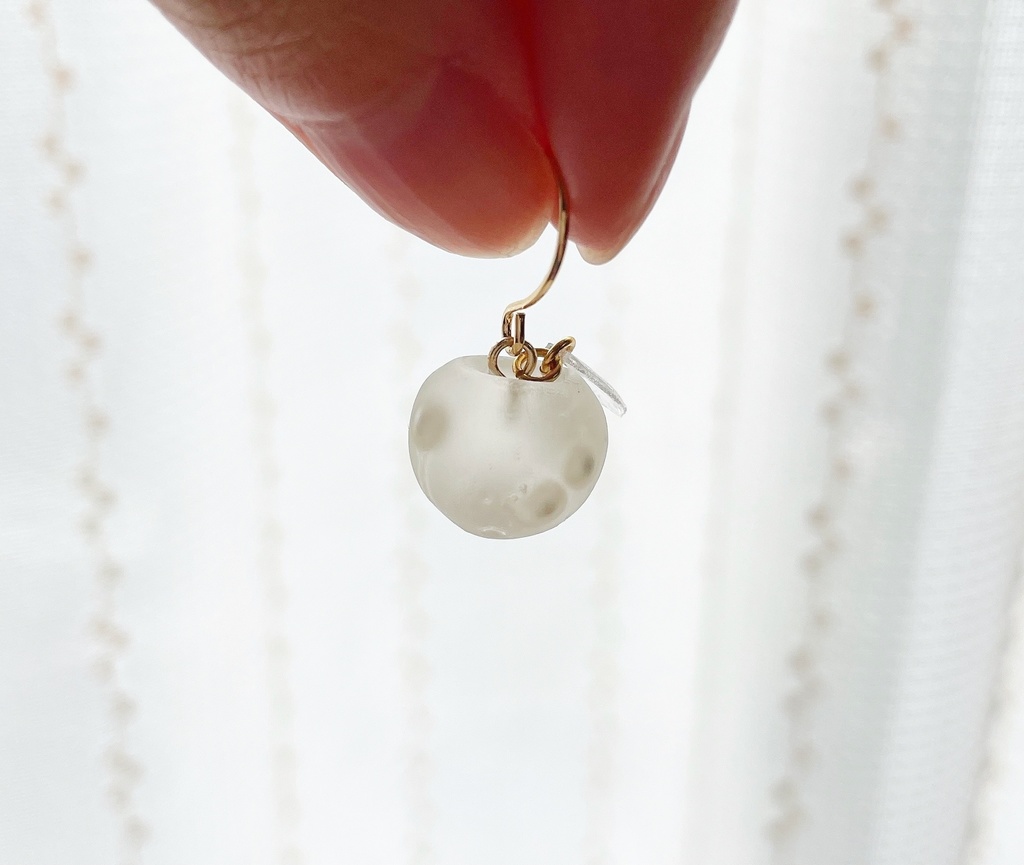 りんごのピアス(クリア)