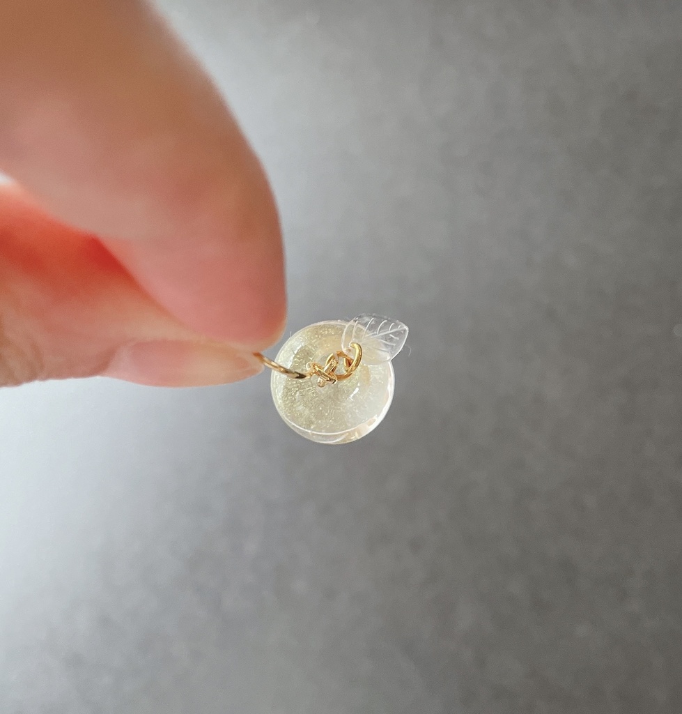 りんごのピアス(クリア)