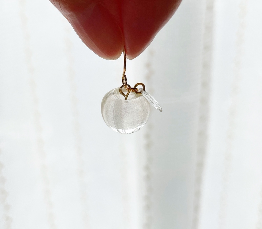 りんごのピアス(クリア)