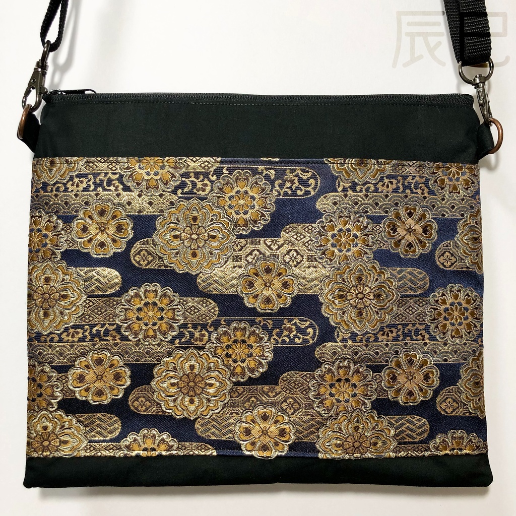 サコッシュ 西陣織金襴 和柄 雲花紋 紺色 辰巳 Booth