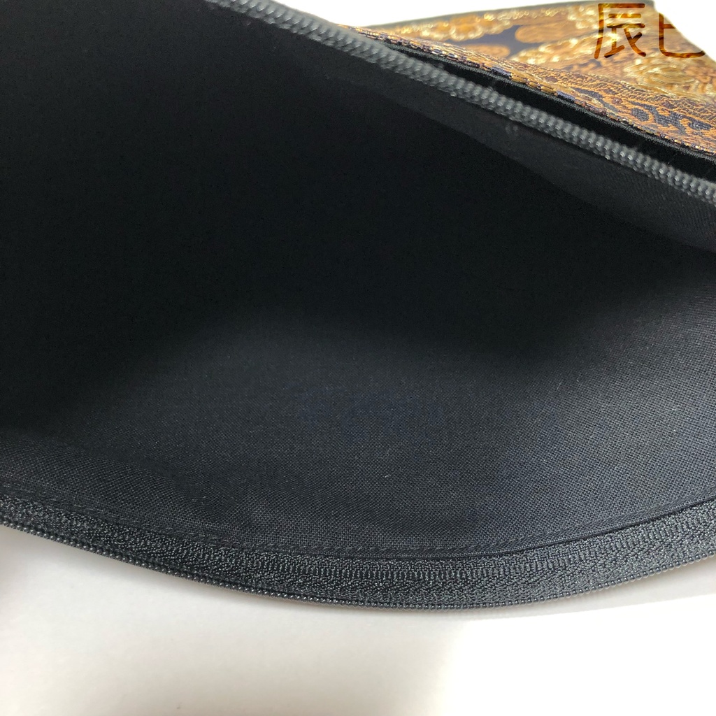 サコッシュ 西陣織金襴 和柄 雲花紋 紺色 辰巳 Booth