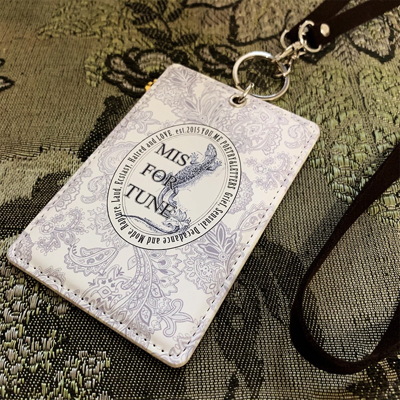 Case & Neckstrap "MISFORTUNE"