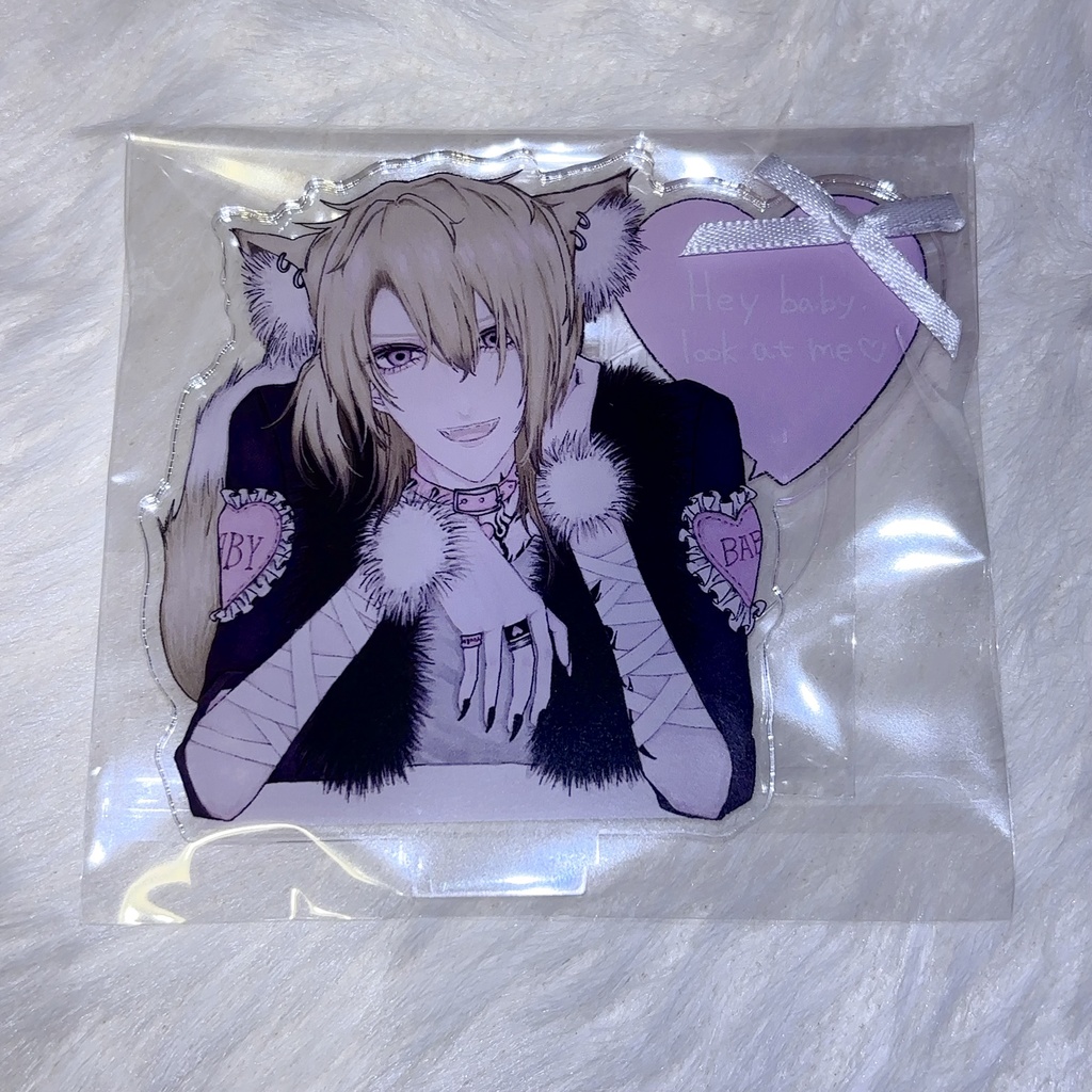 luca look me standee