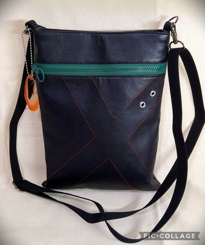 ヒーローコスチュームイメージ サコッシュ