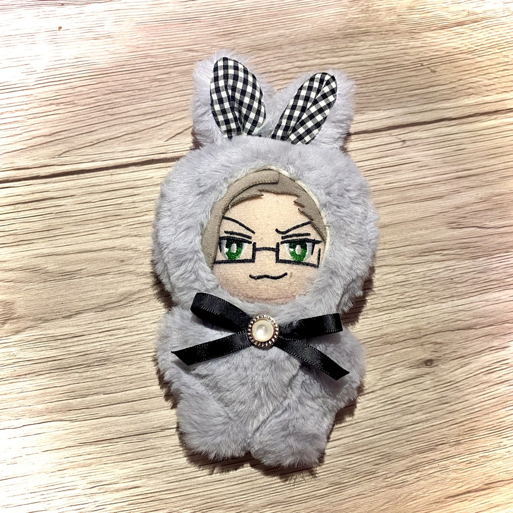 着ぐるみウサギ