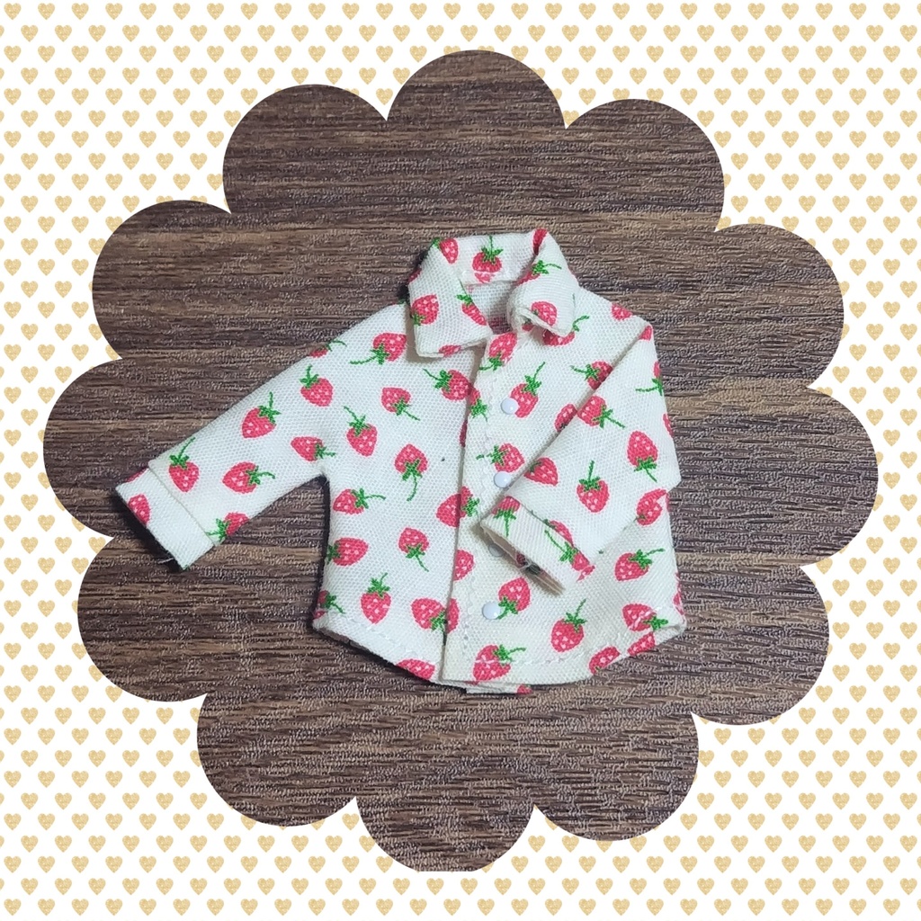 いちご柄シャツ