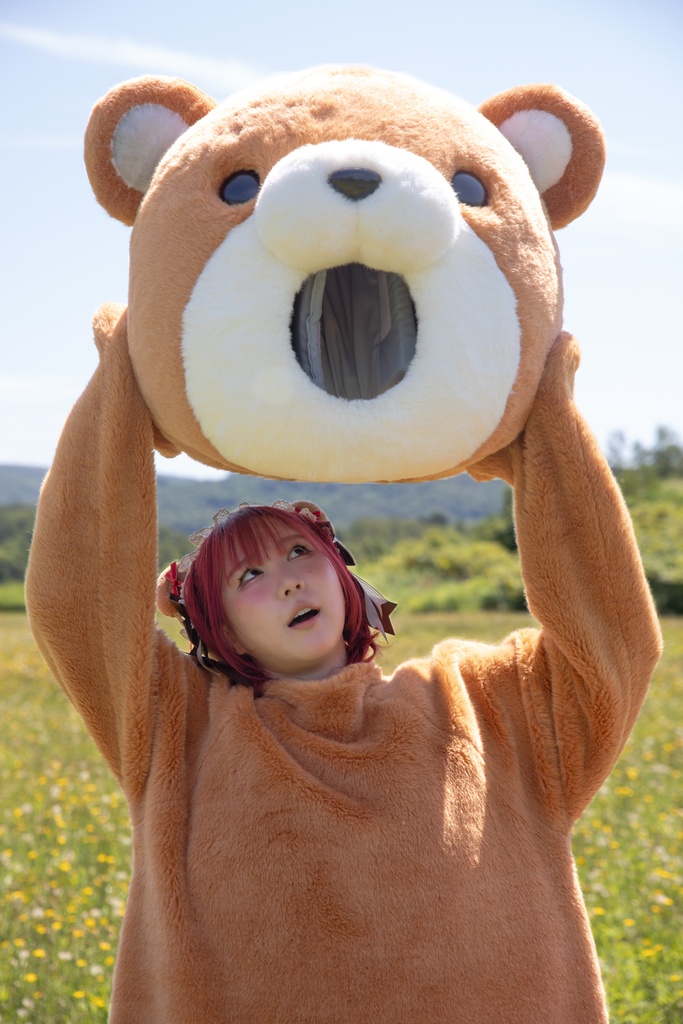 【小夜子】クマ【クマの顔出し着ぐるみの中からクマ水着の女の子が出てきたら・・・】
