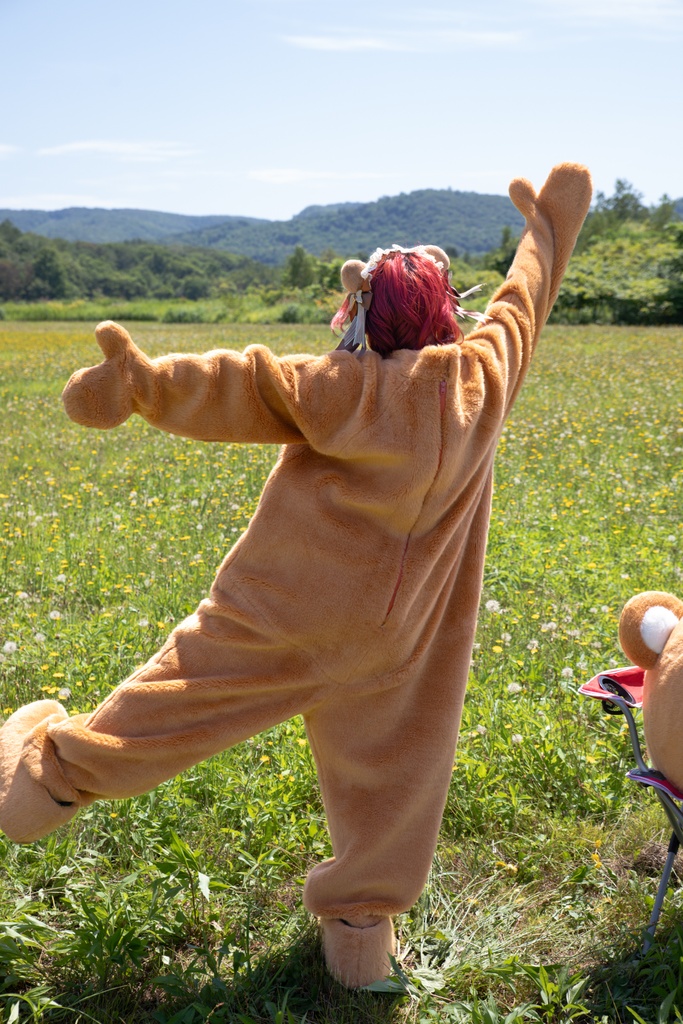 【小夜子】クマ【クマの顔出し着ぐるみの中からクマ水着の女の子が出てきたら・・・】