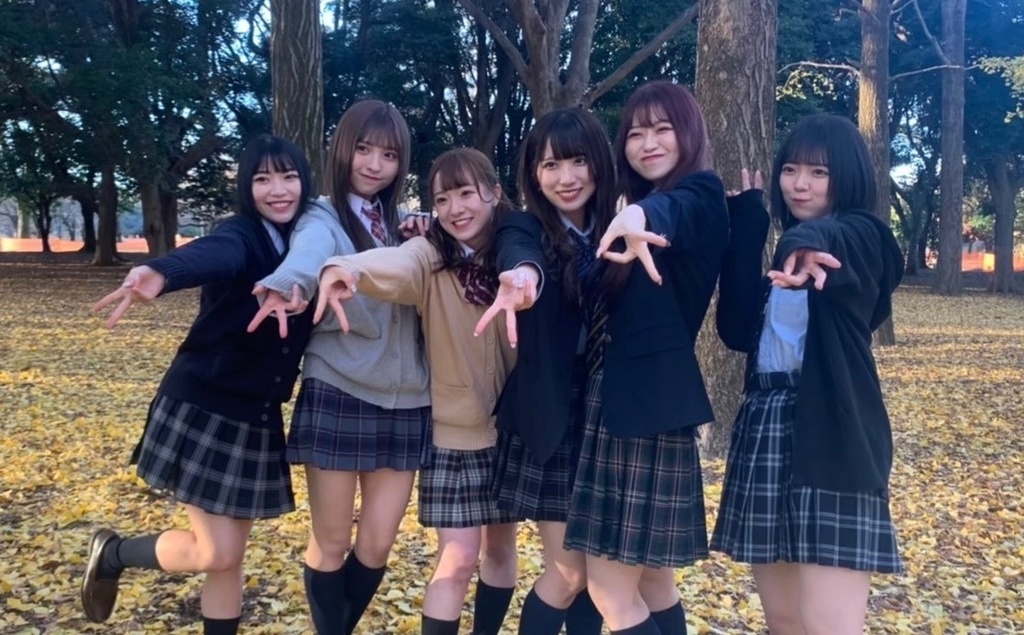 Destiny MV撮影時制服集合サインありチェキ