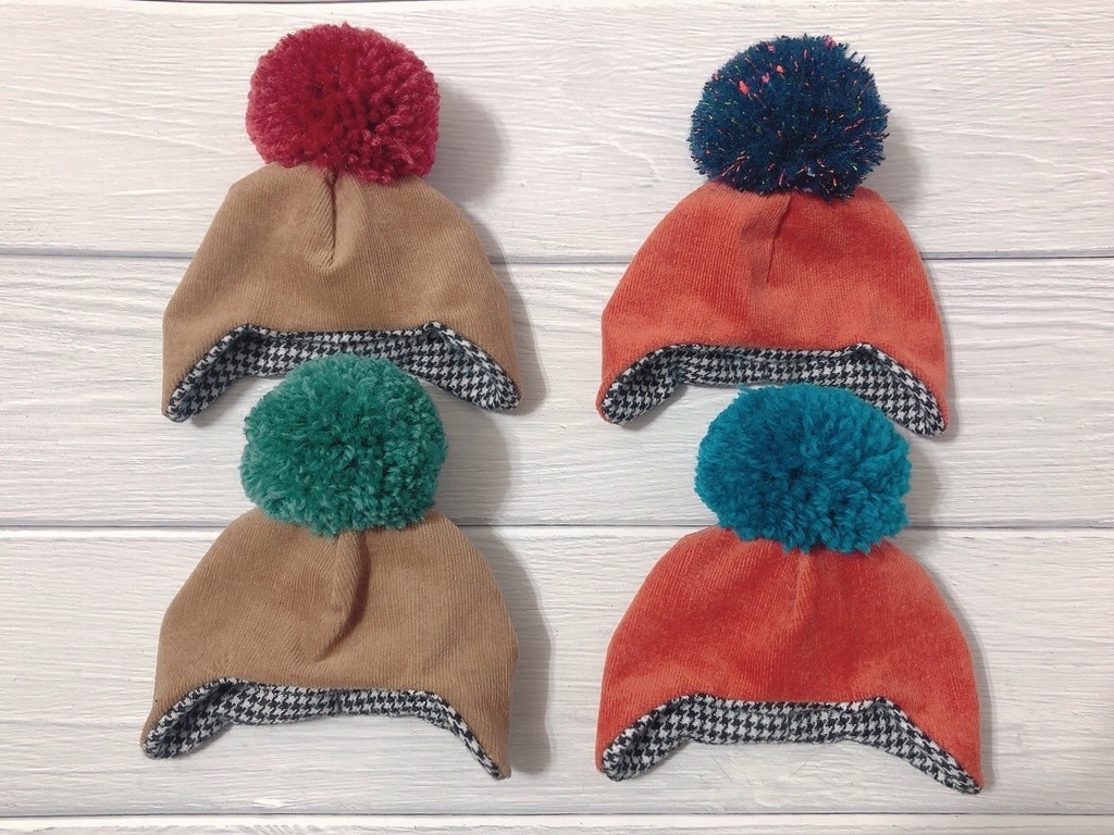 コーデュロイぽんぽん帽子