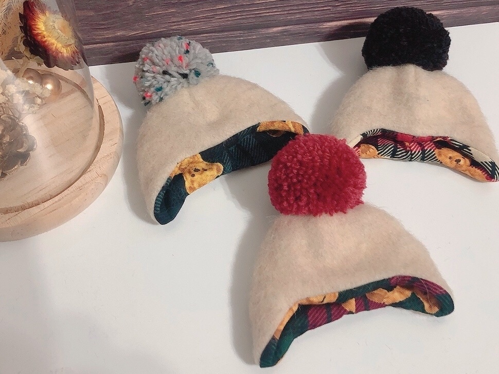 ウールぽんぽん帽子