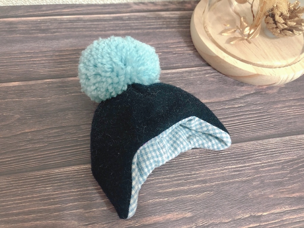 ウールぽんぽん帽子