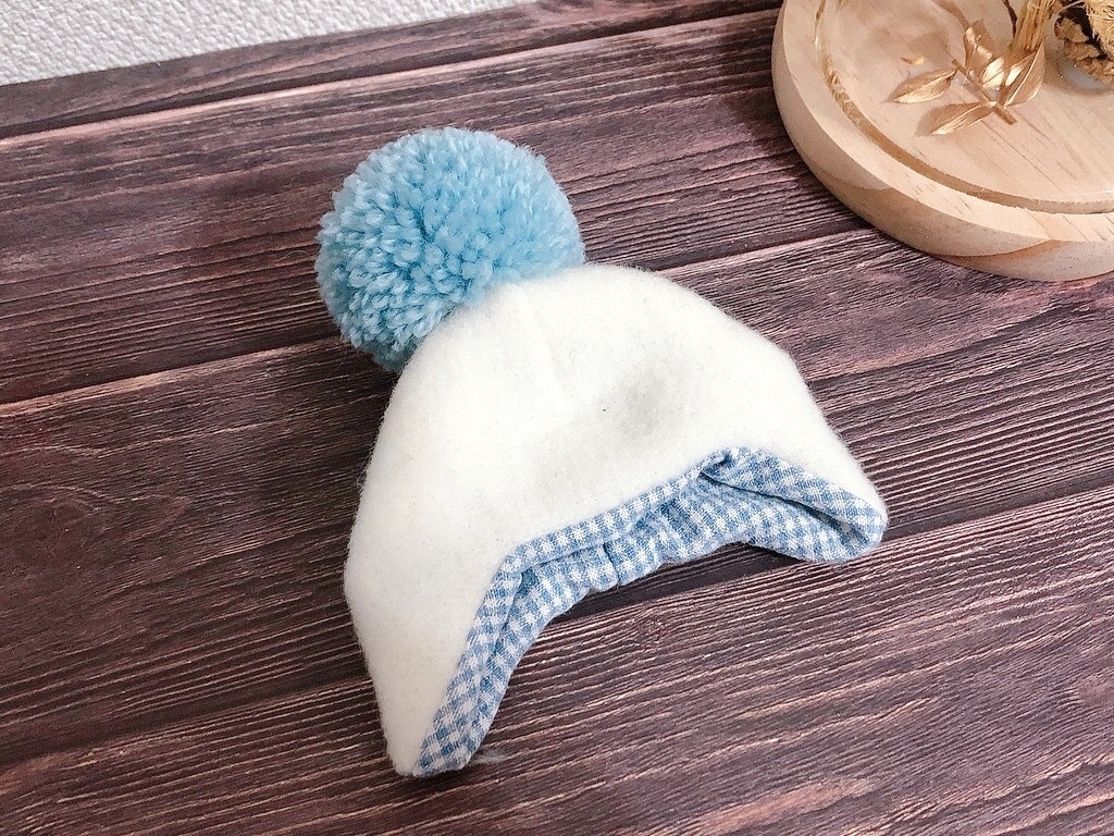 ウールぽんぽん帽子