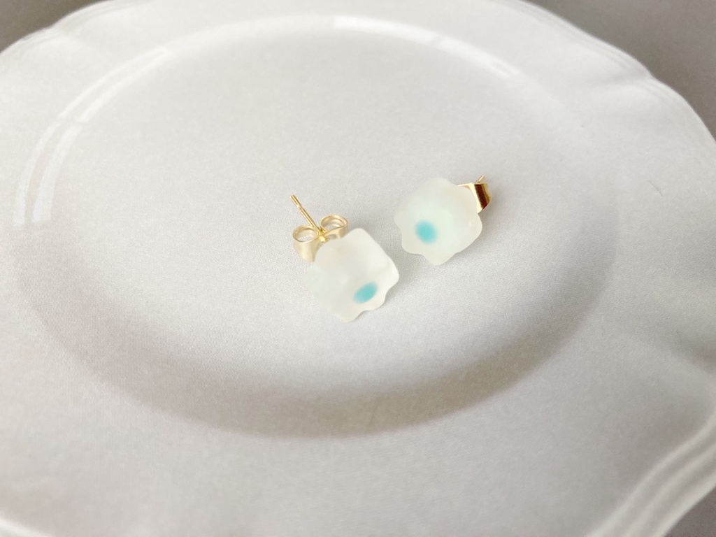 砂糖菓子のようなお花のピアス/ターコイズ