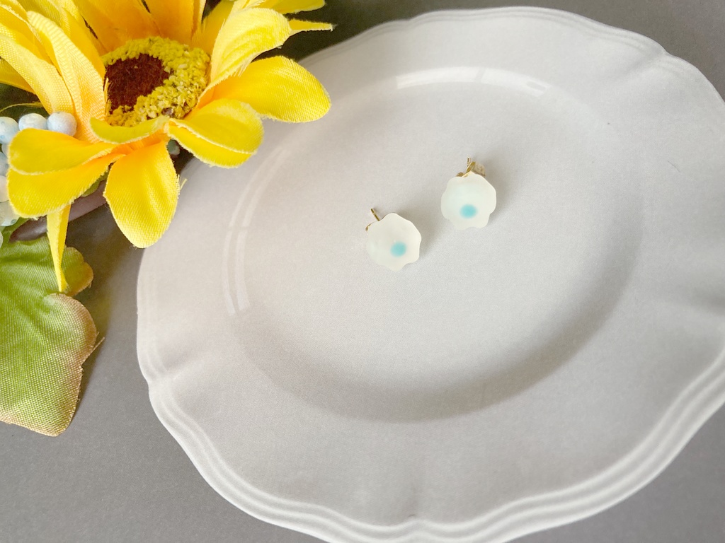 砂糖菓子のようなお花のピアス/ターコイズ