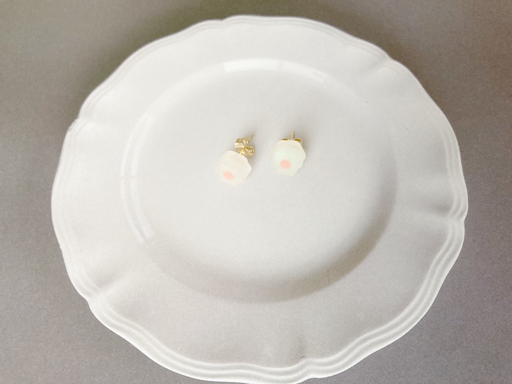 砂糖菓子のようなお花のピアス/フラミンゴ