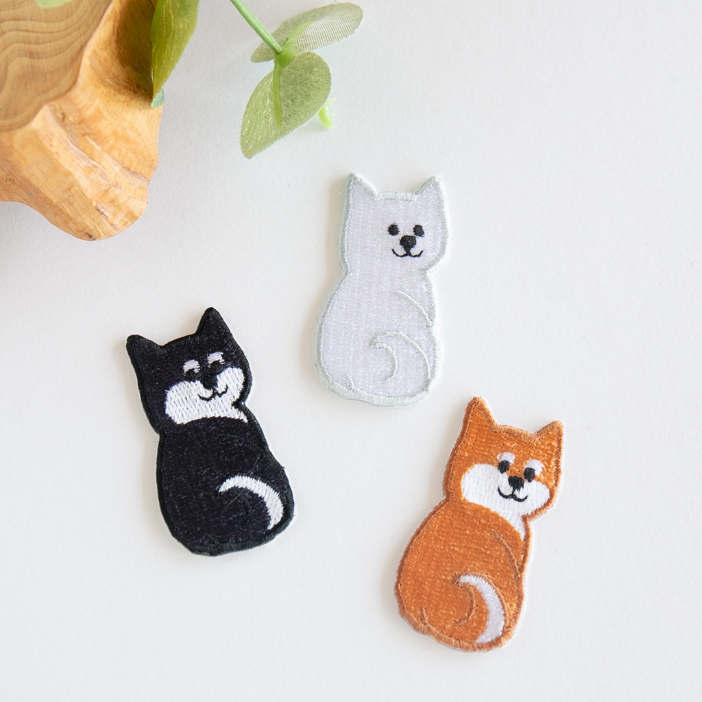 刺繍 ワッペン 【 振り向き柴犬 】 うちの子 柴犬 シール アイロン 両用 ペット うちの子グッズ