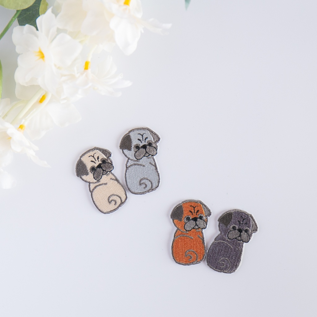 刺繍 ワッペン 【 振り向きパグ 】 うちの子 パグ シール アイロン 両用 ペット うちの子グッズ