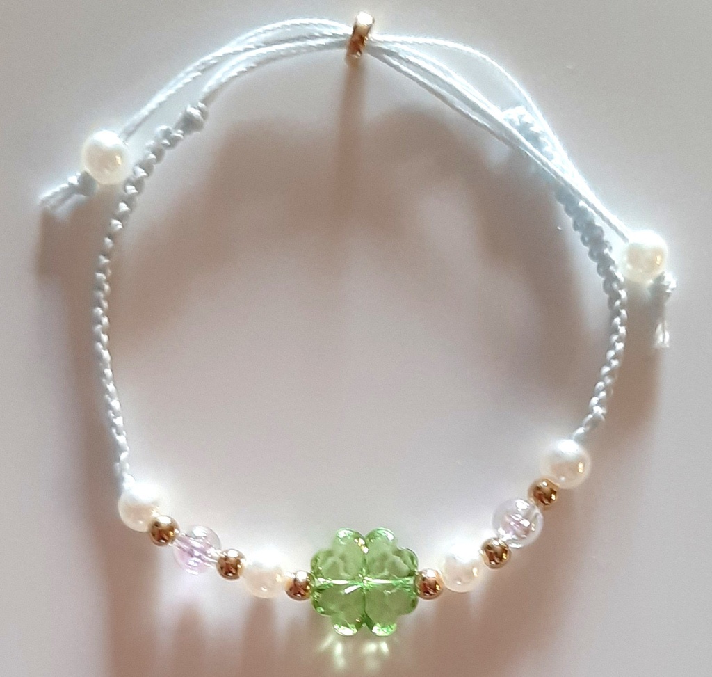 マクラメ『クローバーのブレスレット』