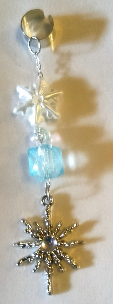 『冬の綺羅星イヤーカフ』雪