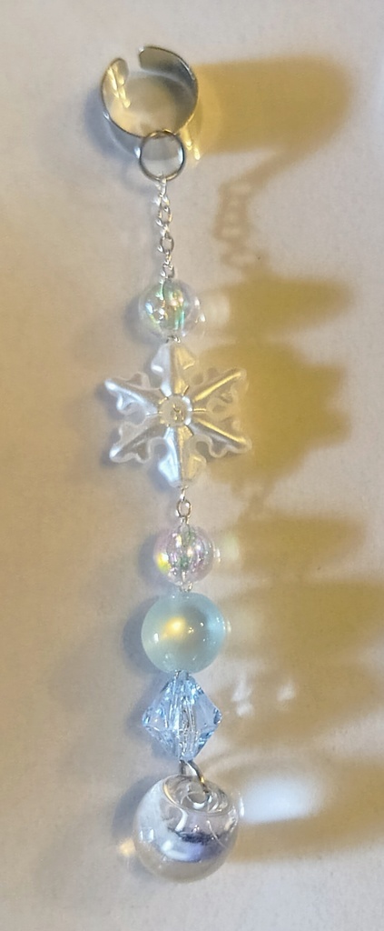 『銀雪のしずくイヤーカフ』青