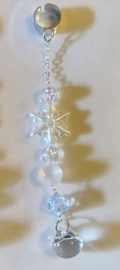 『銀雪のしずくイヤーカフ』白