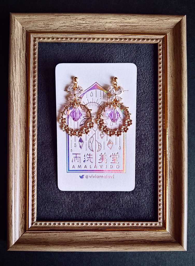 きらきらリボンとお花のリースのピアス